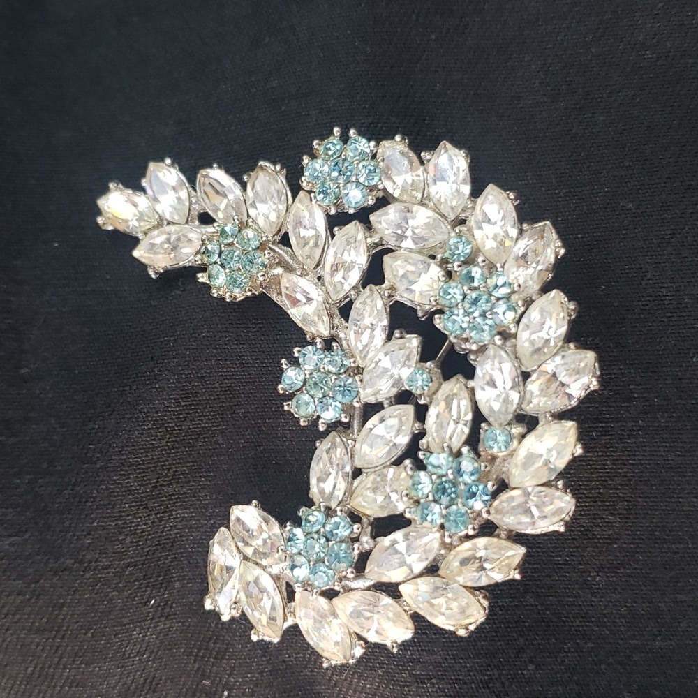 Vintage crystal and Aquamarine brooch